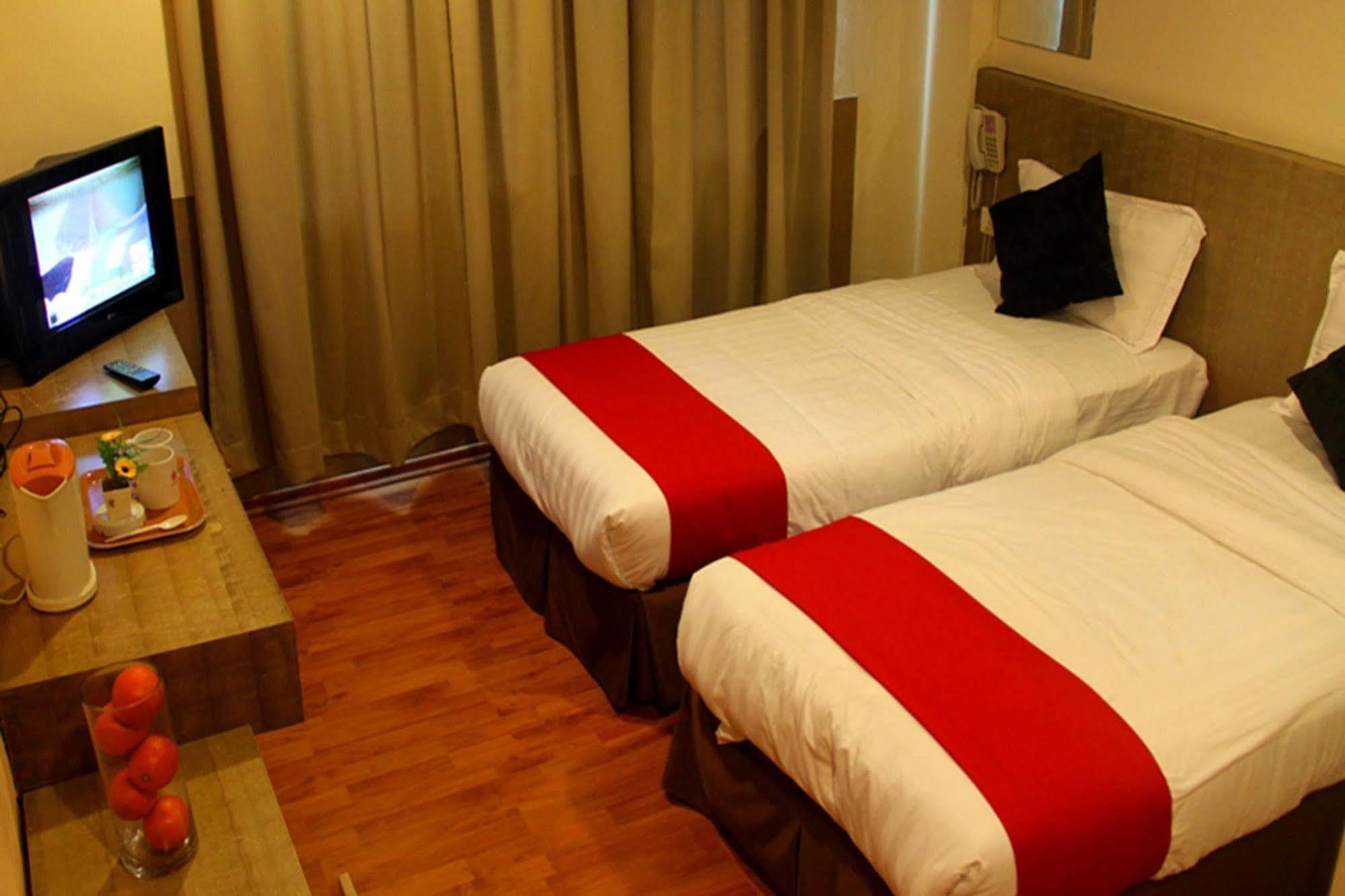 906 Hotel Melaka Raya Exterior photo