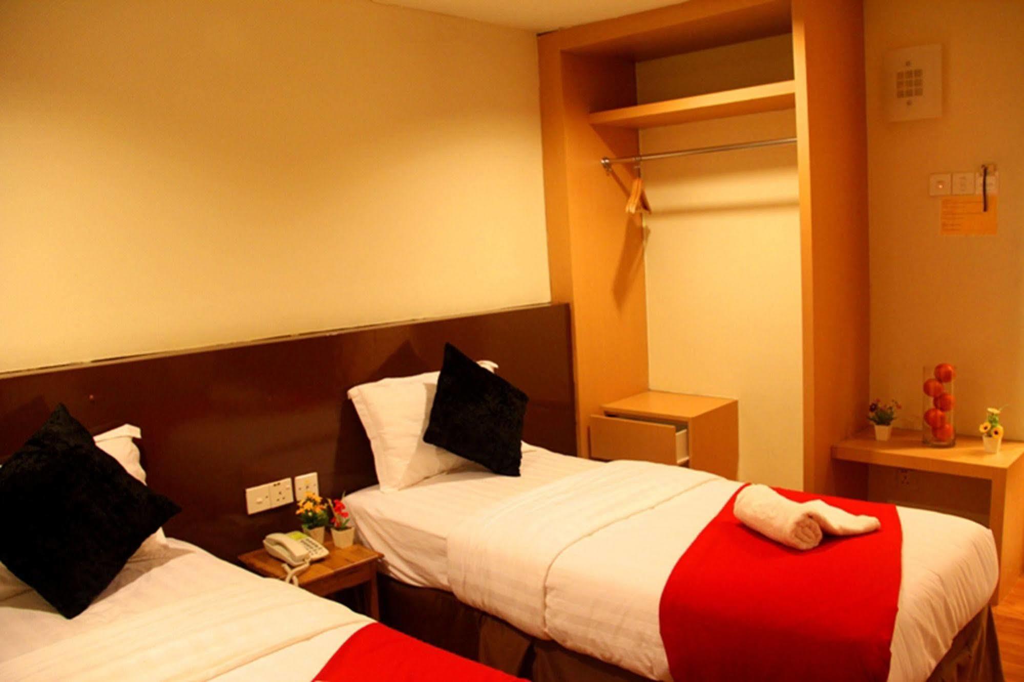 906 Hotel Melaka Raya Exterior photo